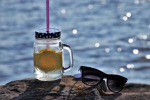 bere acqua